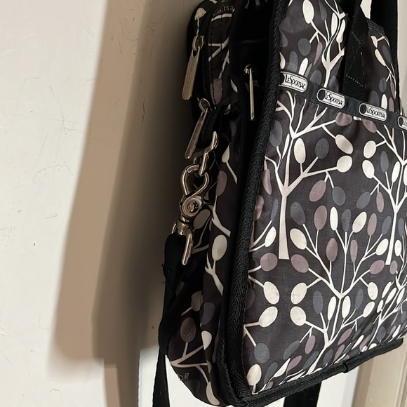 LESPORTSAC Messenger Travel Crossbody Bag - Picture 5 of 10